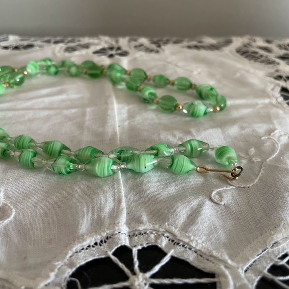 Vintage Emerald Green Venetian Glass Necklace, 1960s Murano Beads - Picture 8 of 8